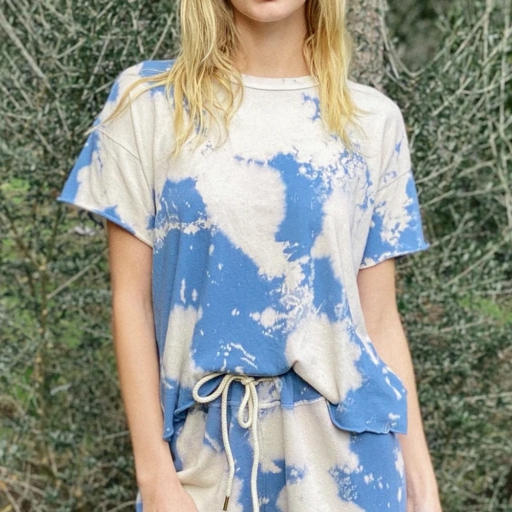 The Crop Tee. -- CLOUD WASH - large